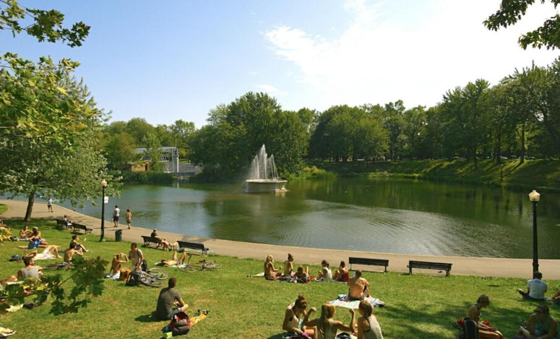 Mtlvacationrentals-The Mtlvr Kisses Montreal Bagian luar foto