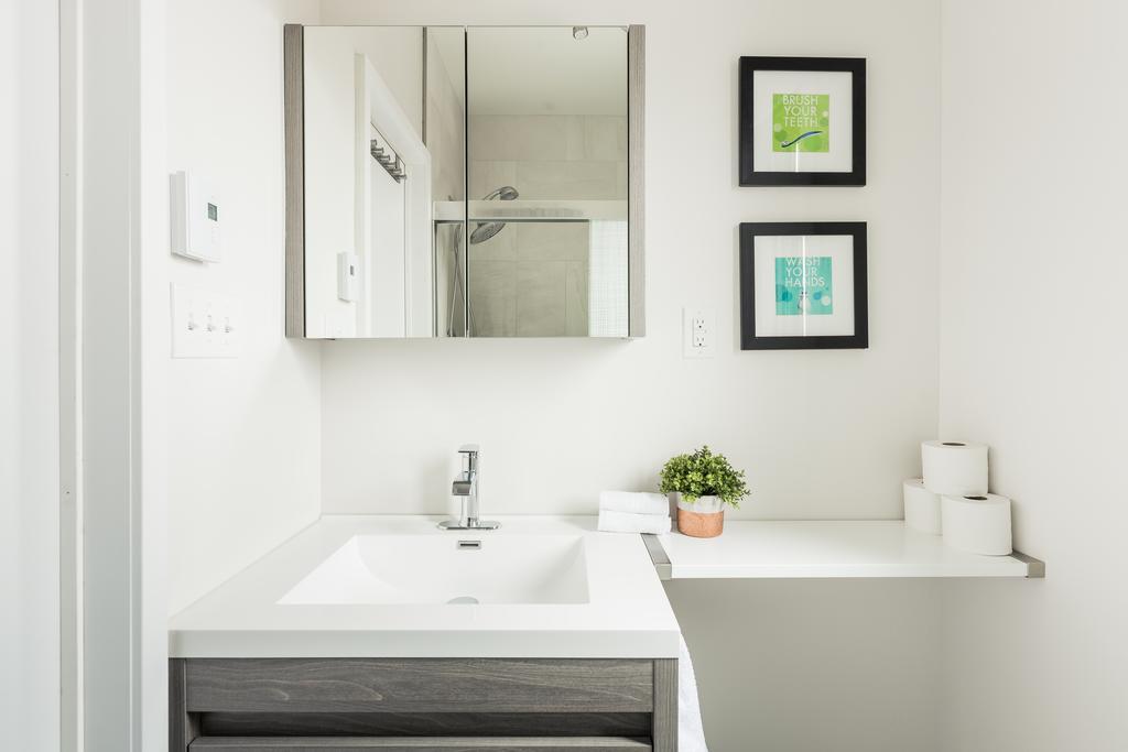 Mtlvacationrentals-The Mtlvr Kisses Montreal Bagian luar foto